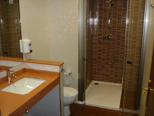 Imagen de la habitación del Hotel Pensi&oacute;n Zurbar&aacute;n. Foto 9