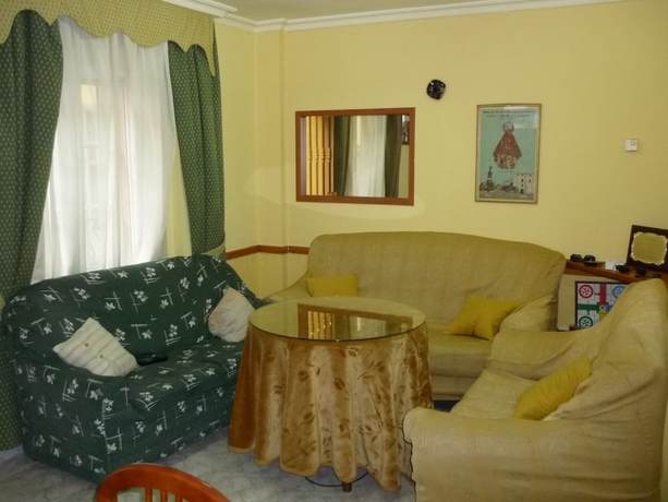 Imagen de los interiores del Hotel Pensi&oacute;n Zurbar&aacute;n. Foto 17