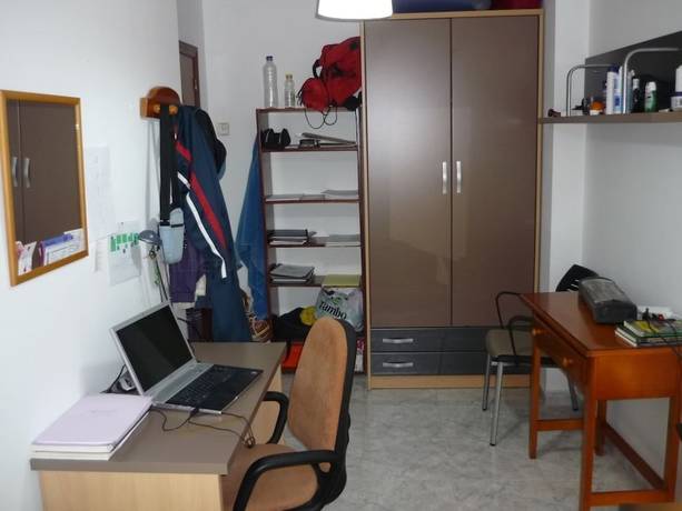 Imagen de la habitación del Hotel Pensi&oacute;n Zurbar&aacute;n. Foto 15