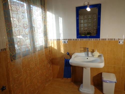 Imagen general del Hotel Pensión-albergue Barbacoa Del Camino. Foto 8