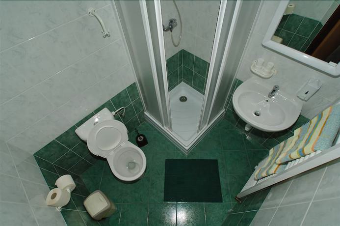 Imagen de la habitación del Hotel Pension 7. Foto 14