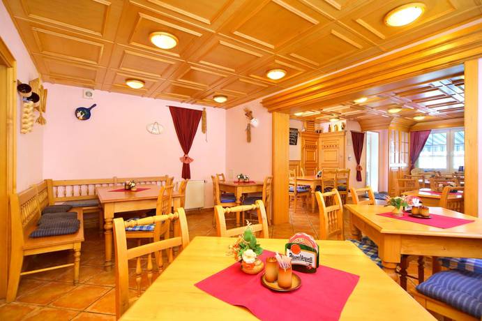 Imagen del bar/restaurante del Hotel Pension Alba. Foto 3