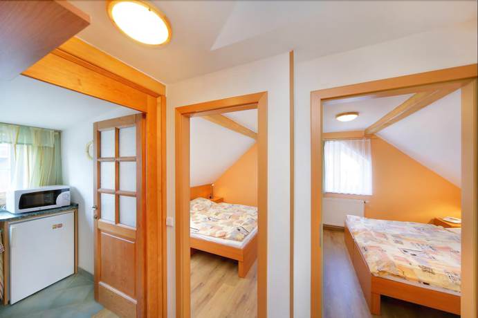 Imagen de la habitación del Hotel Pension Alba. Foto 9