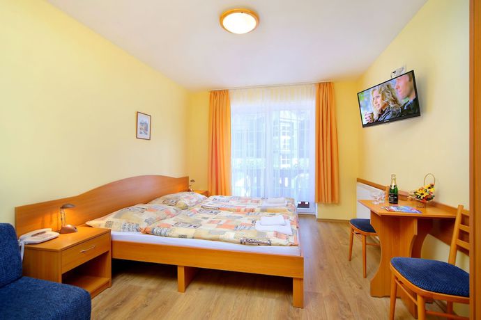 Imagen de la habitación del Hotel Pension Alba. Foto 11