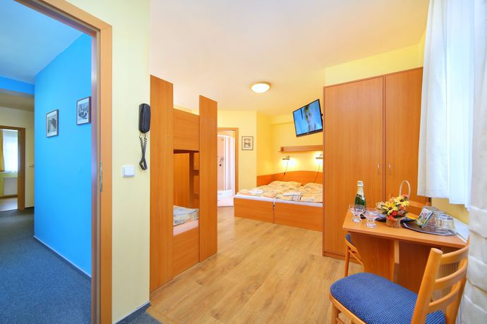 Imagen de la habitación del Hotel Pension Alba. Foto 14