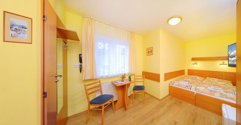 Imagen de la habitación del Hotel Pension Alba. Foto 17