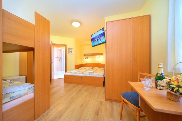 Imagen de la habitación del Hotel Pension Alba. Foto 20