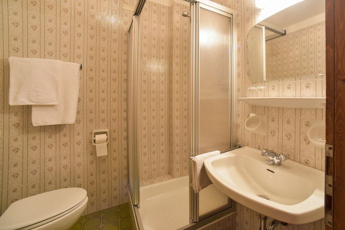 Imagen de la habitación del Hotel Pension Atlantic. Foto 11