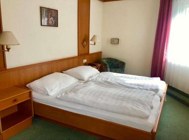Imagen de la habitación del Hotel Pension Baden. Foto 5