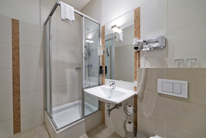 Imagen de la habitación del Hotel Pension Baronesse. Foto 7