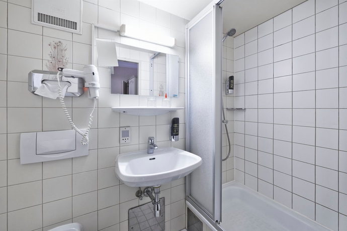 Imagen de la habitación del Hotel Pension Baronesse. Foto 9