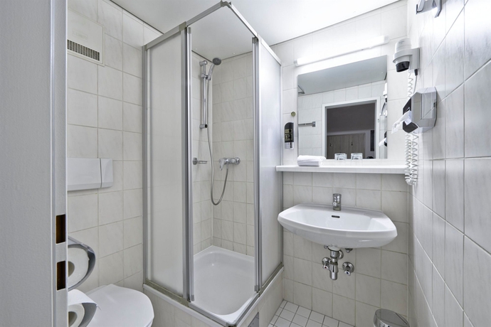 Imagen de la habitación del Hotel Pension Baronesse. Foto 10