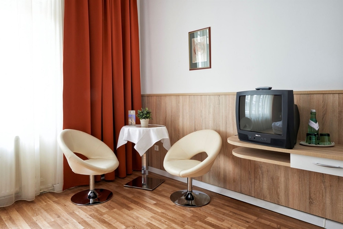 Imagen de la habitación del Hotel Pension Baronesse. Foto 15