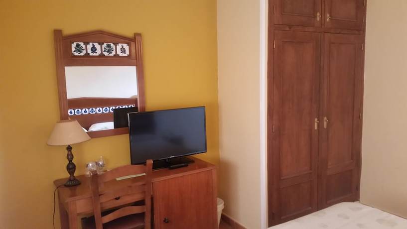 Imagen de la habitación del Hotel Pension Calatrava. Foto 7