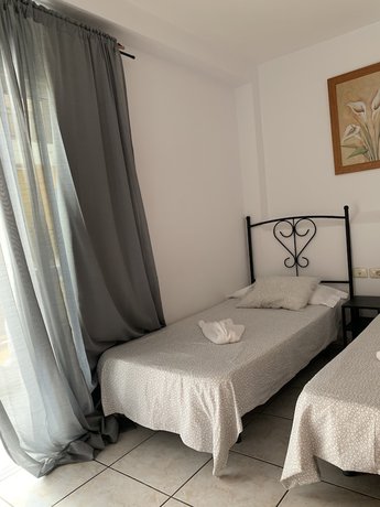 Imagen de la habitación del Hotel Pension Casa Blanca. Foto 15