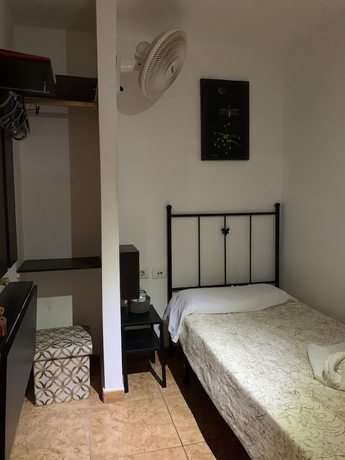 Imagen de la habitación del Hotel Pension Casa Blanca. Foto 16