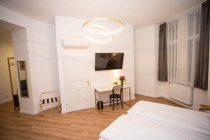 Imagen de la habitación del Hotel Pension Central - Self Check-in. Foto 9