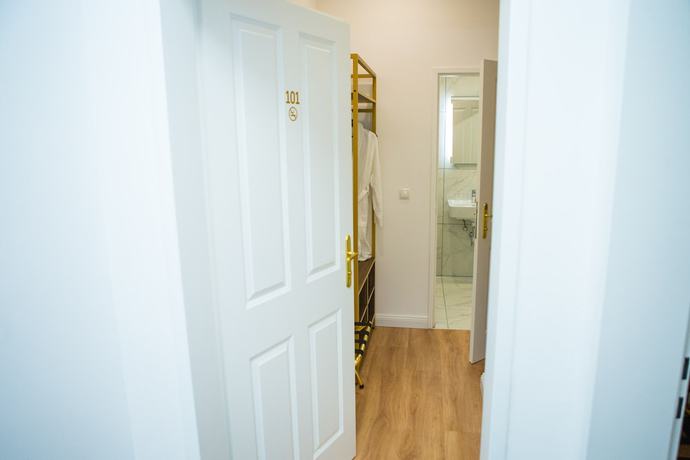 Imagen de la habitación del Hotel Pension Central - Self Check-in. Foto 11