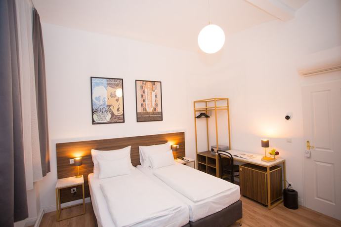 Imagen de la habitación del Hotel Pension Central - Self Check-in. Foto 18