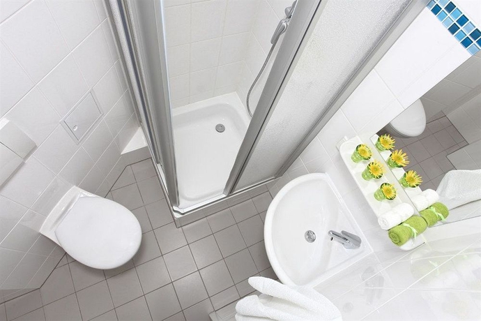 Imagen de la habitación del Hotel - Pension Cortina. Foto 6