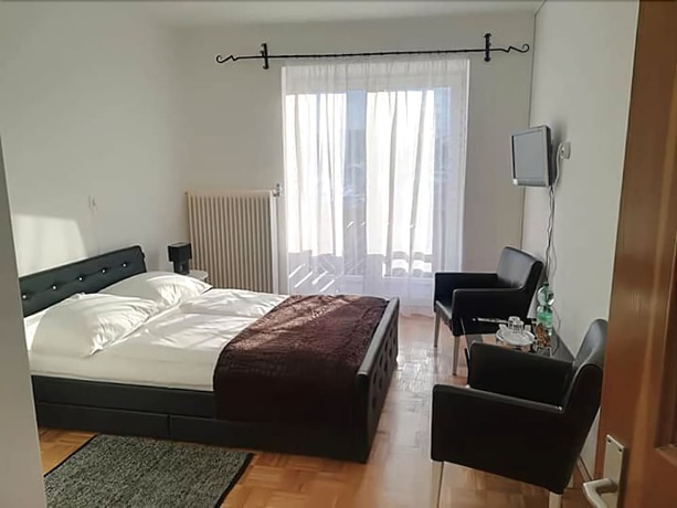 Imagen de la habitación del Hotel Pension Dimitrova. Foto 6