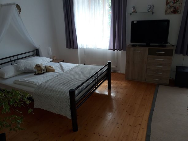 Imagen de la habitación del Hotel Pension Dimitrova. Foto 8