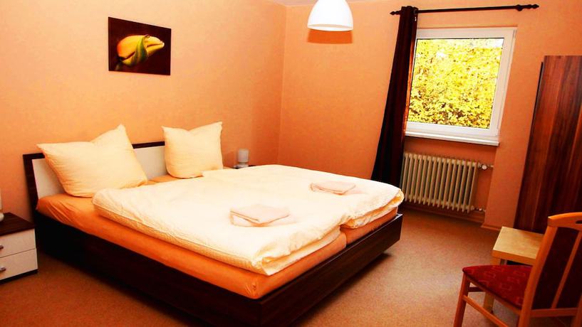 Imagen de la habitación del Hotel Pension Elan. Foto 15