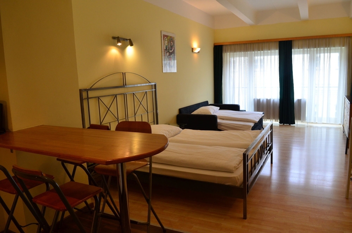 Imagen de los interiores del Hotel Pension Excellence. Foto 12