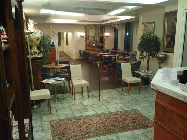 Imagen de los interiores del Hotel Pension Excellence. Foto 13