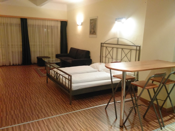 Imagen de los interiores del Hotel Pension Excellence. Foto 14