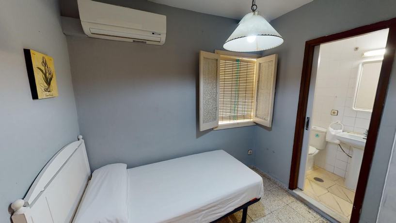 Imagen de la habitación del Hotel Pension Gala. Foto 15