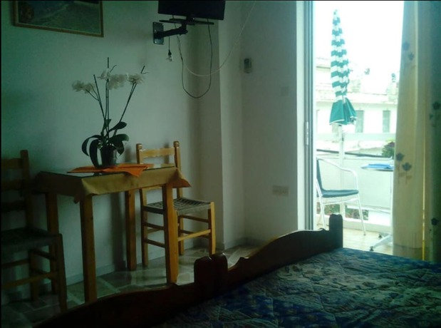 Imagen de la habitación del Hotel Pension Gina. Foto 9