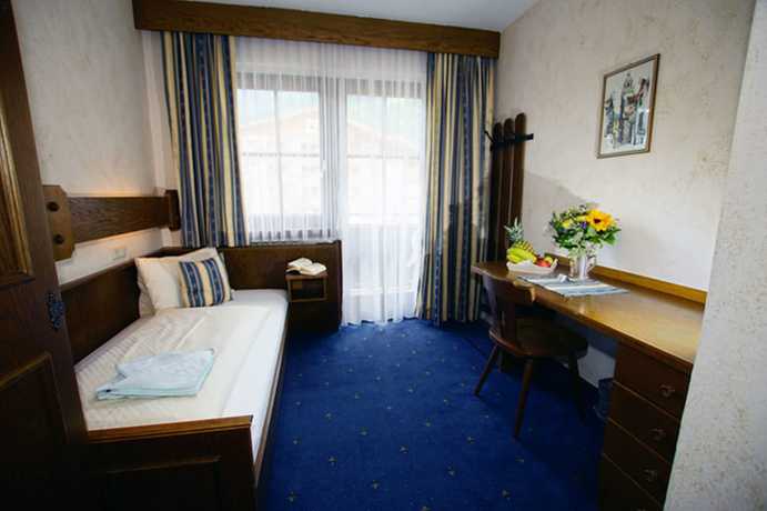 Imagen de la habitación del Hotel Pension Heidi. Foto 3