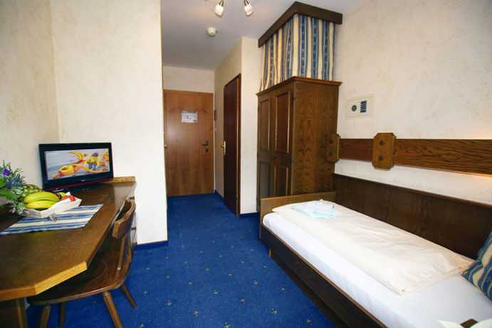 Imagen de la habitación del Hotel Pension Heidi. Foto 6