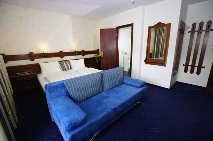 Imagen de la habitación del Hotel Pension Heidi. Foto 10