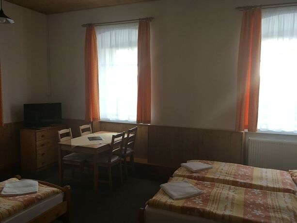 Imagen de la habitación del Hotel Pension Herman. Foto 14