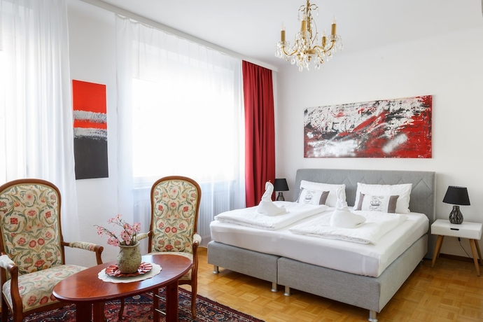 Imagen de la habitación del Hotel Pension Laubenhof. Foto 6