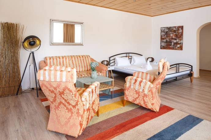 Imagen de la habitación del Hotel Pension Laubenhof. Foto 15