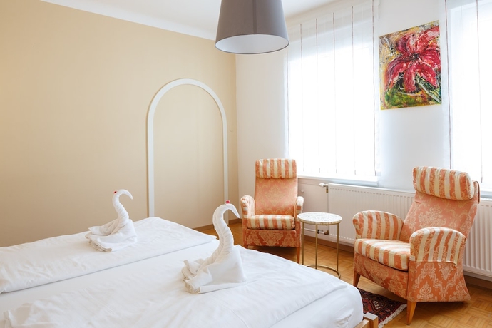 Imagen de la habitación del Hotel Pension Laubenhof. Foto 18