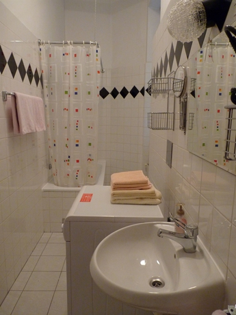 Imagen de la habitación del Hotel Pension Lumes - Self Check-in. Foto 9