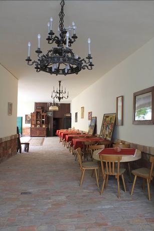 Imagen de los exteriores del Hotel Pension MATE. Foto 11