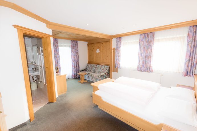 Imagen de la habitación del Hotel Pension Maria. Foto 16