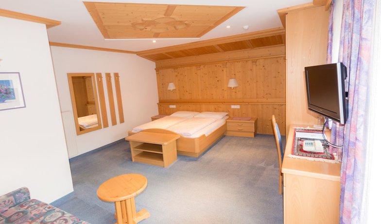 Imagen de la habitación del Hotel Pension Maria. Foto 17