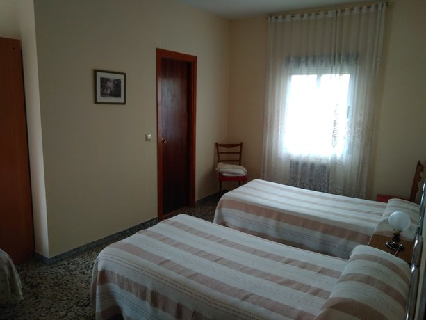 Imagen de la habitación del Hotel Pension Martinez. Foto 7