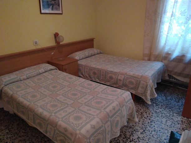 Imagen de la habitación del Hotel Pension Martinez. Foto 8