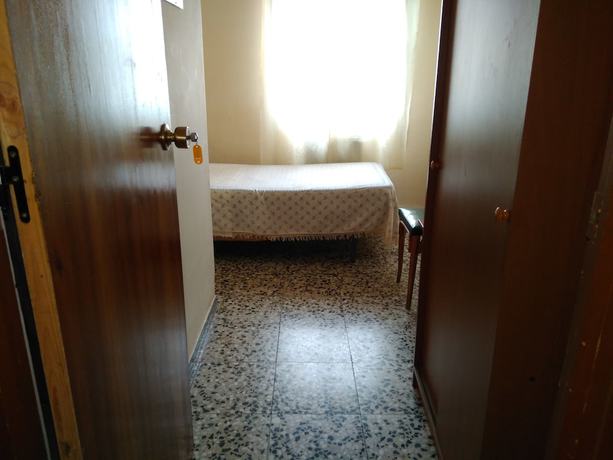 Imagen de la habitación del Hotel Pension Martinez. Foto 14