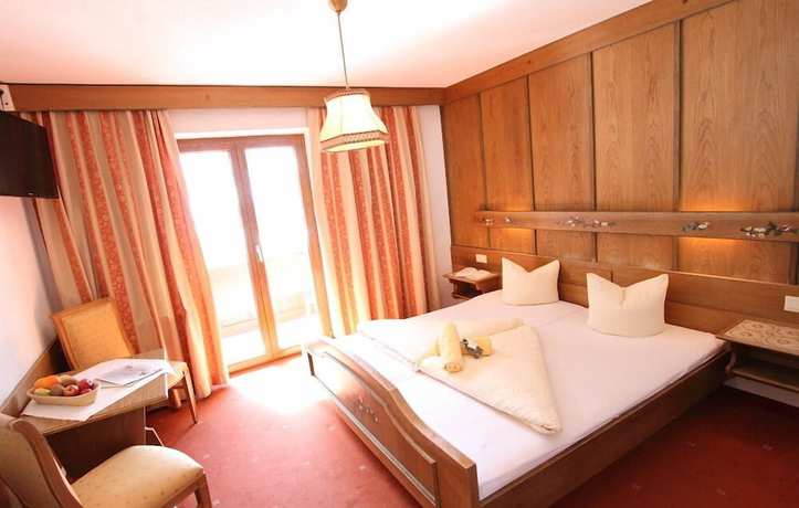 Imagen de la habitación del Hotel Pension Mittagskogel. Foto 4