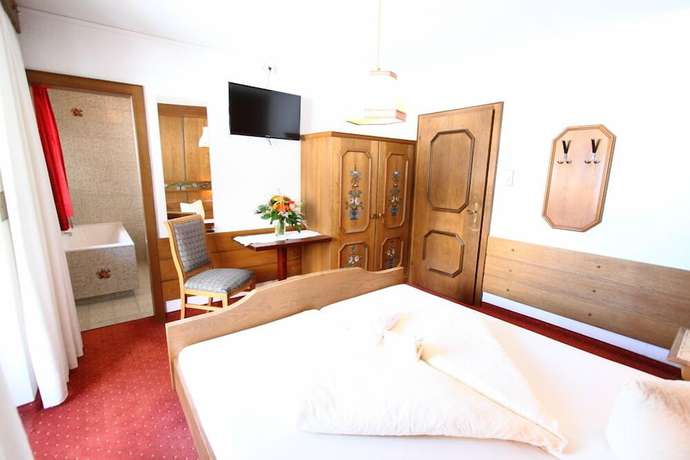 Imagen de la habitación del Hotel Pension Mittagskogel. Foto 5