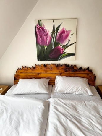 Imagen de la habitación del Hotel Pension Mona. Foto 2