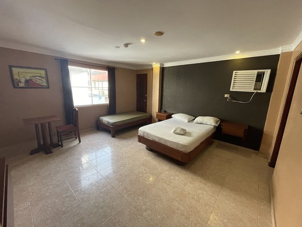 Imagen de la habitación del Hotel Pension Monaco. Foto 5